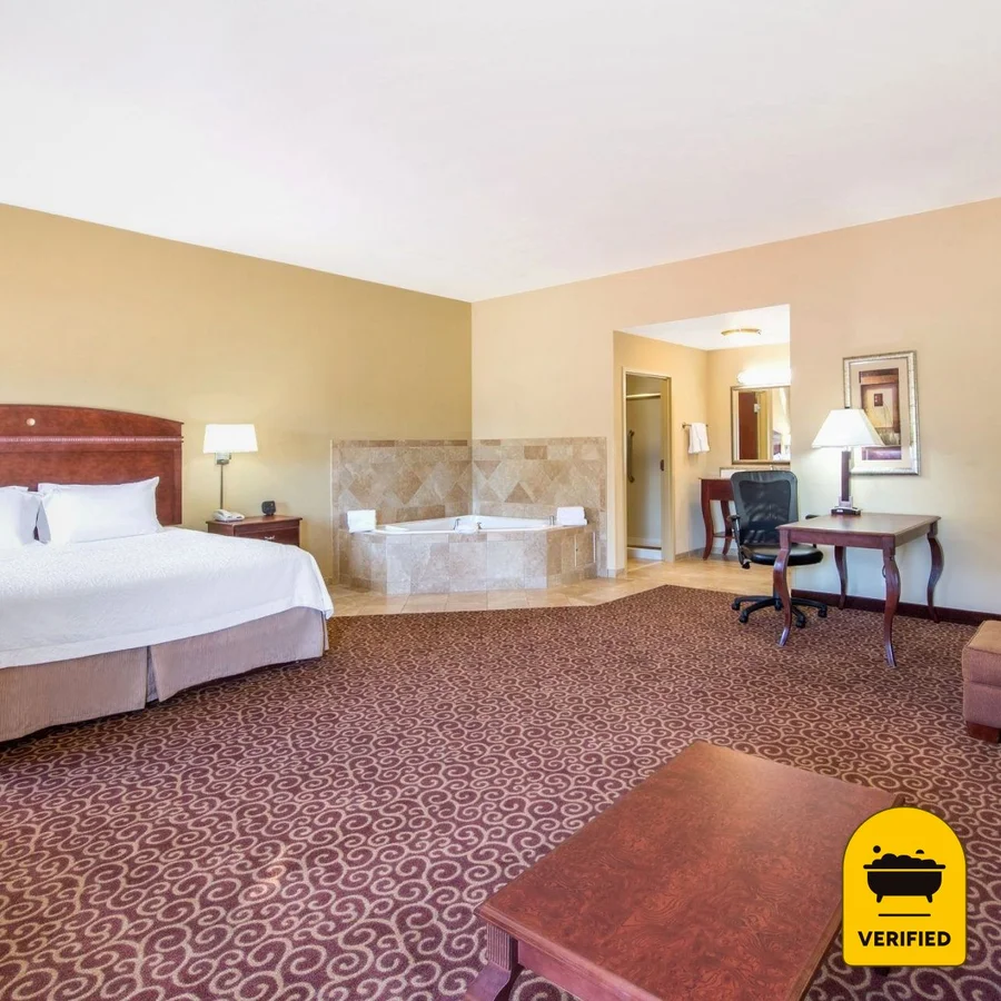 Hampton Inn & Suites Oklahoma City - South — the water at Oklahoma City