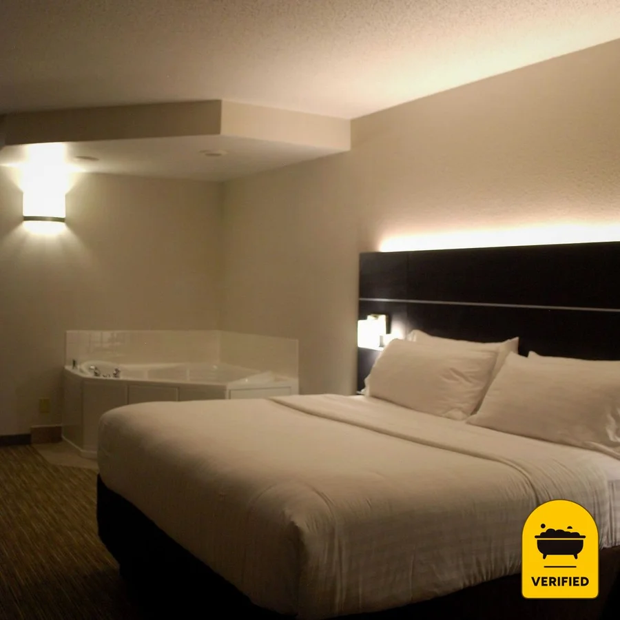 Holiday Inn Express & Suites Kingsport-Meadowview I-26, an IHG hotel, the water at Kingsport