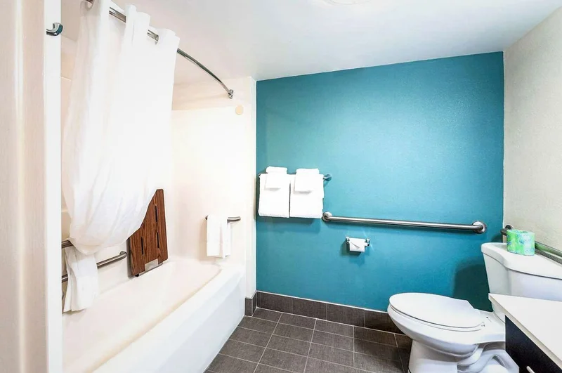 Sleep Inn & Suites Rehoboth Beach - Featured hot tub