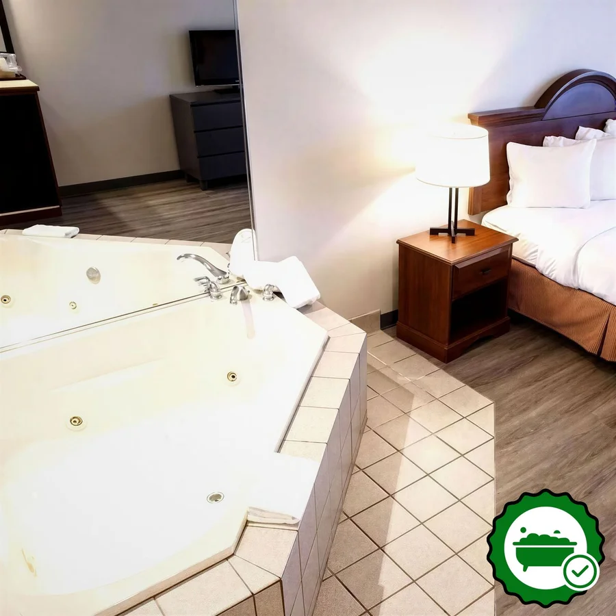 Country Inn & Suites by Radisson, Harrisburg West, PA - Verified Jacuzzi In-Room