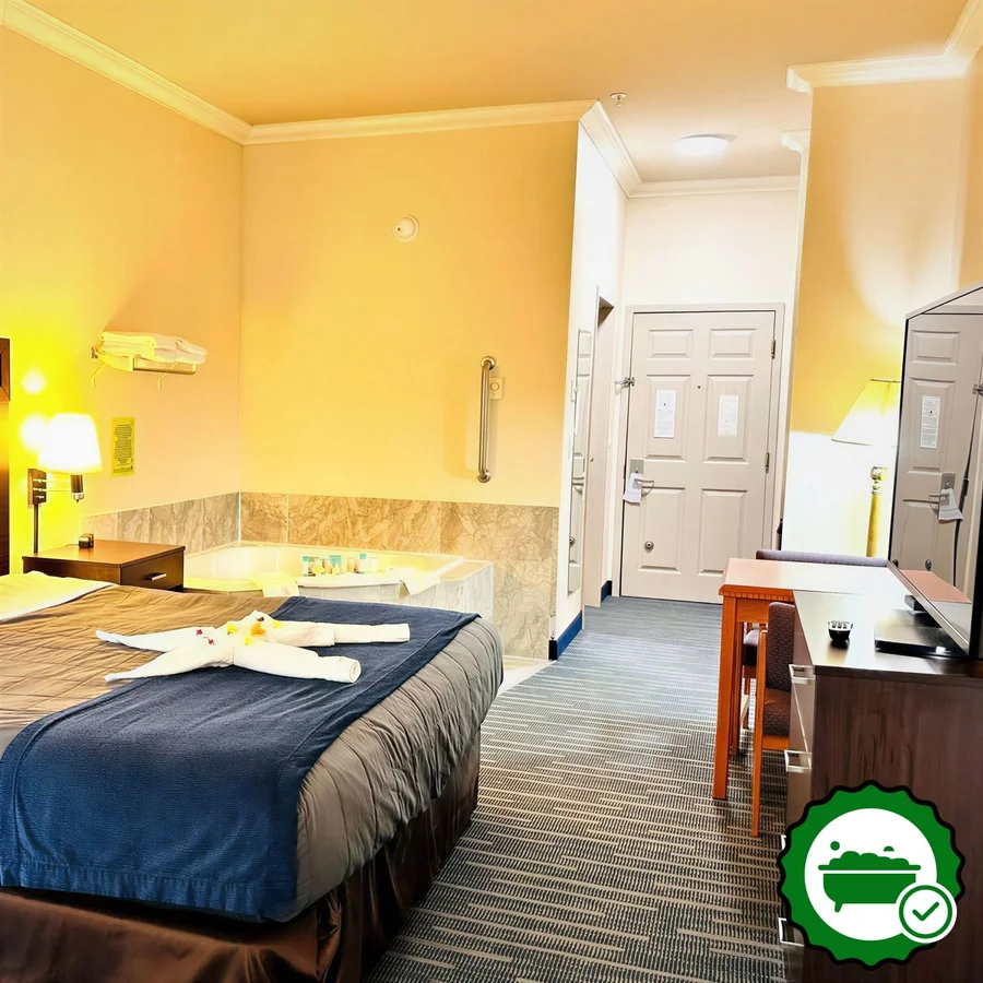 Coratel Inn And Suites By Jasper Ocean Shores - Verified Jacuzzi In-Room
