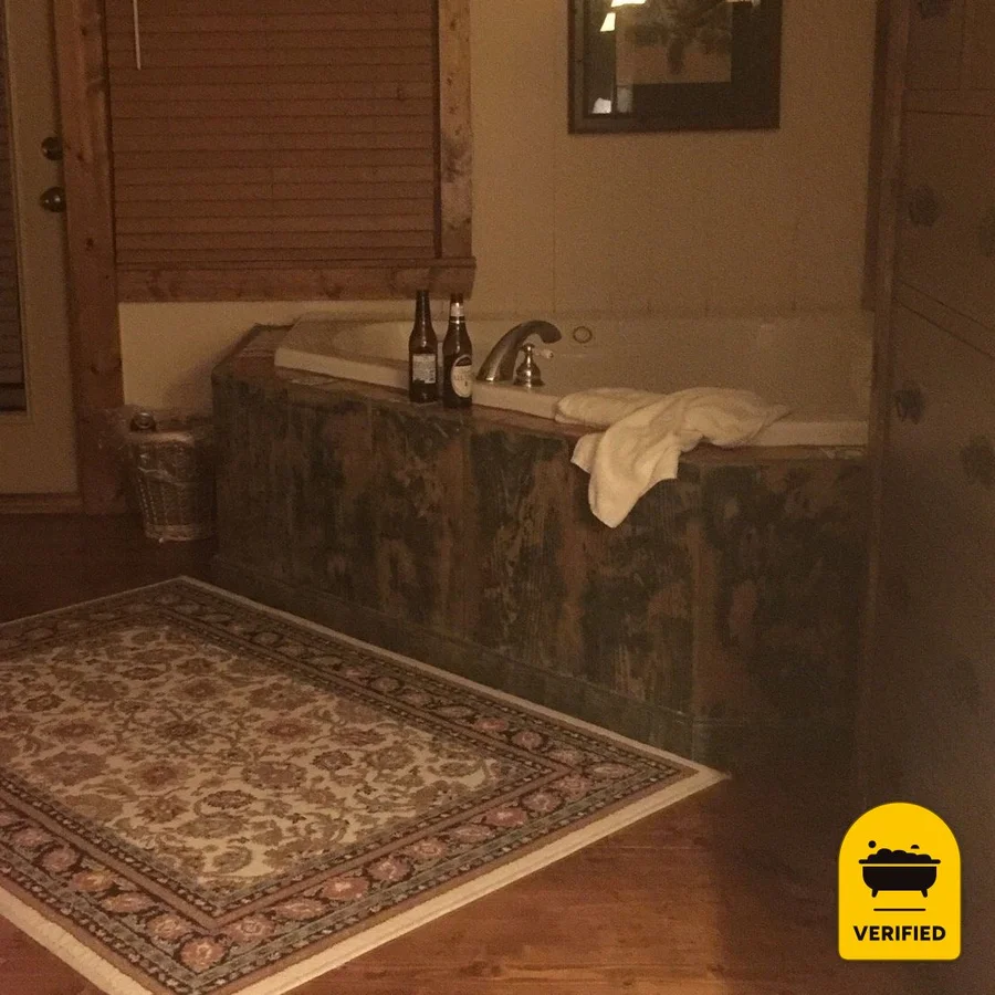 The Overlook Inn: the Celestial Jetted Tub King Suite in Chatsworth, GA