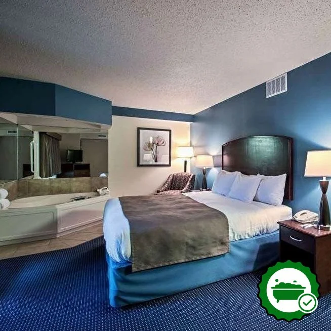 AmericInn by Wyndham Fort Dodge - Verified Jacuzzi In-Room