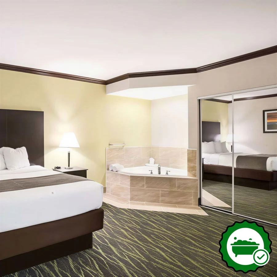 Best Western Asheville -Blue Ridge Parkway - Verified Jacuzzi In-Room