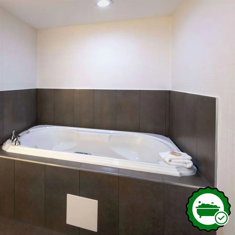 Wingate by Wyndham Vineland/Millville - Verified Jacuzzi In-Room