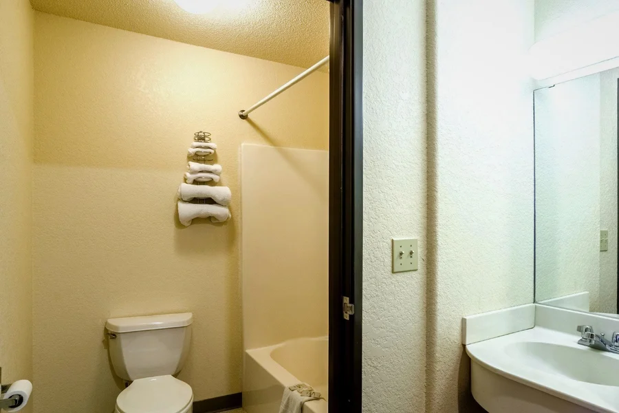 Travelodge by Wyndham Chadron - Featured hot tub