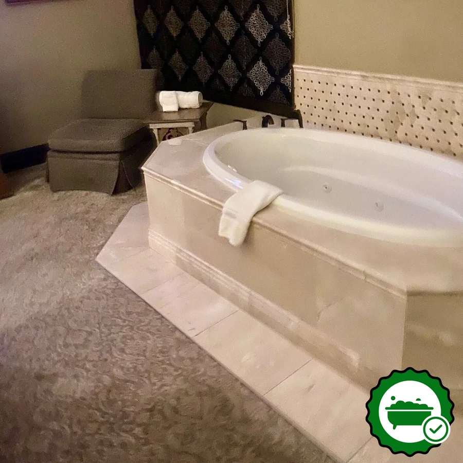 The Detroit Club - Verified Jacuzzi In-Room