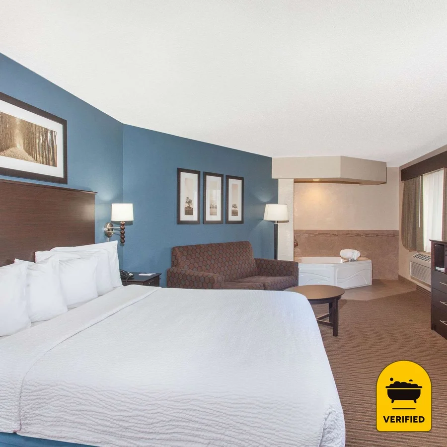 AmericInn by Wyndham Mankato - Event Center, the water at Mankato