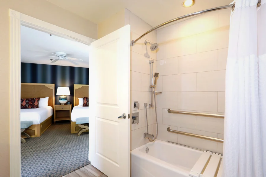 Spyglass Inn - Featured hot tub