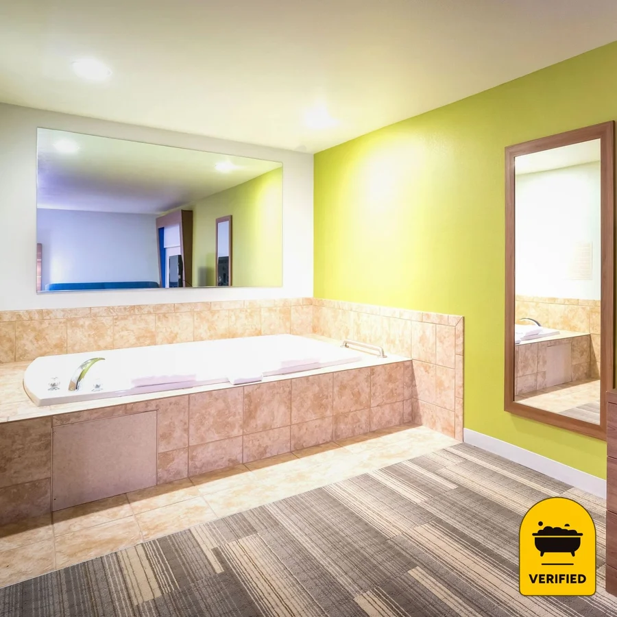 Holiday Inn Express & Suites Rocky Mount/smith Mtn Lake By IHG, the water at Rocky Mount