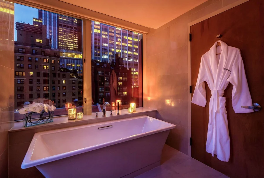 Concorde Hotel New York - Featured hot tub