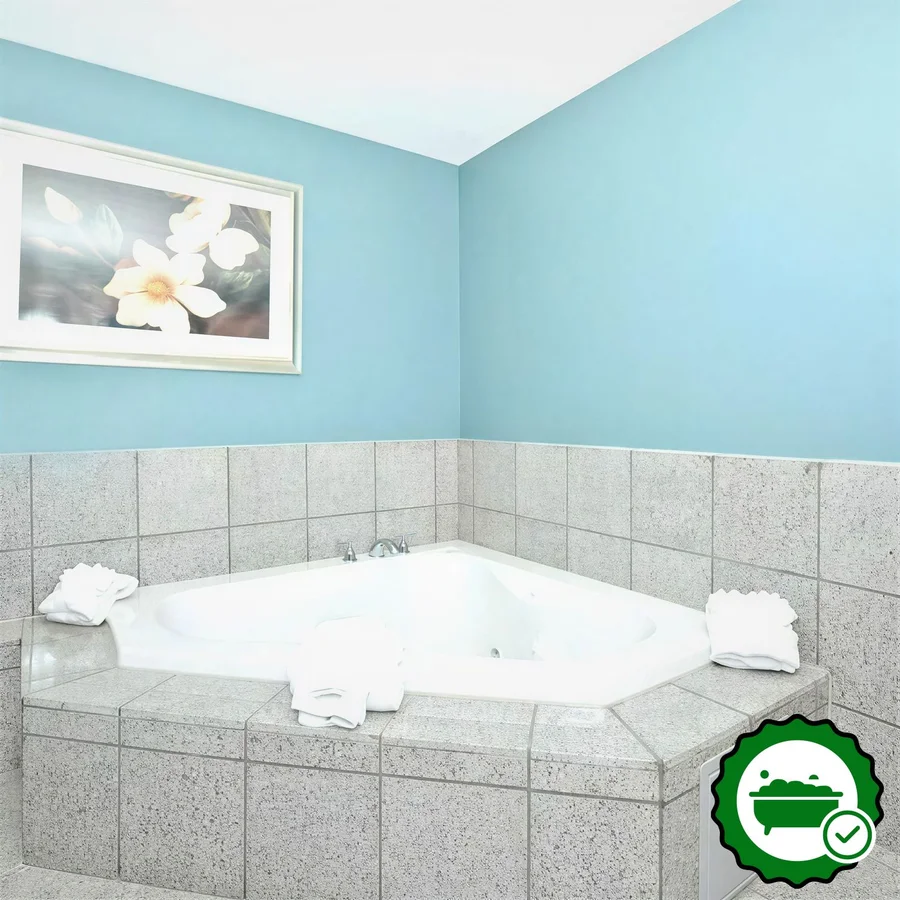 Causeway Bay Lansing Hotel - Verified Jacuzzi In-Room