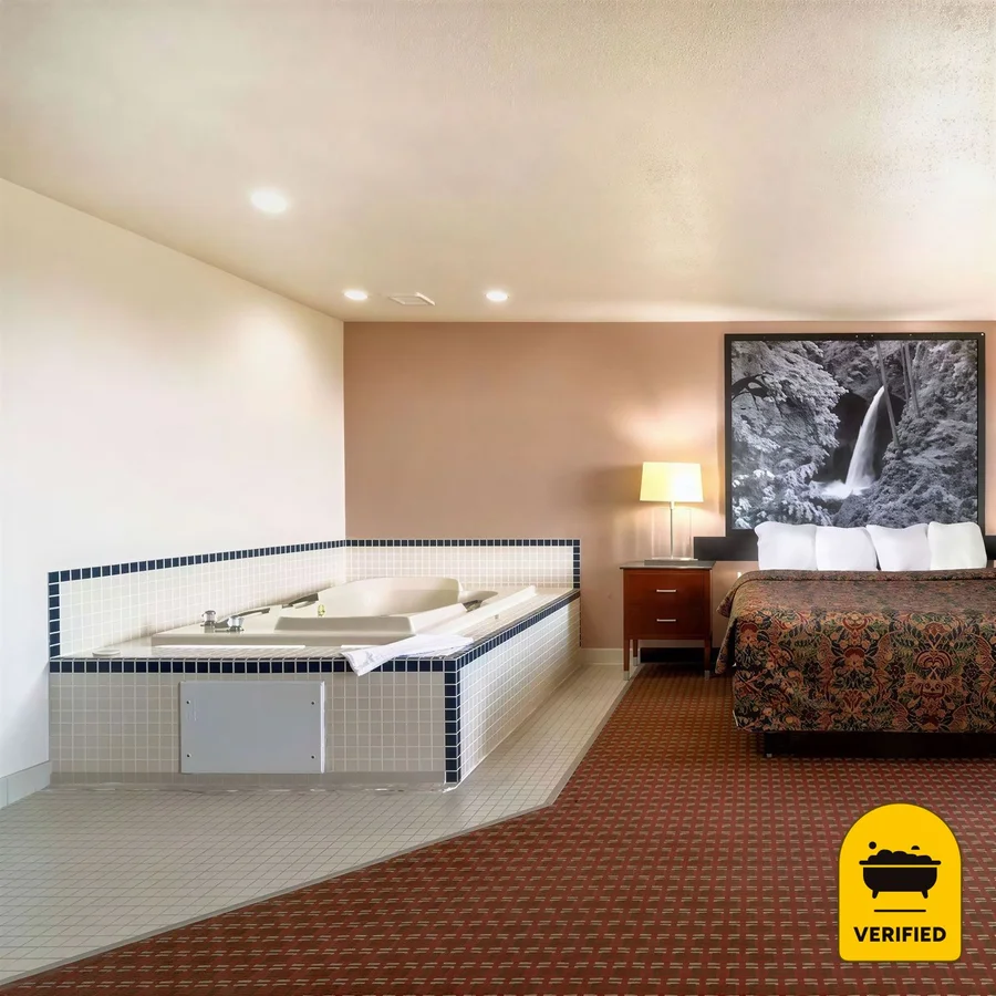 Super 8 by Wyndham Pendleton, the water at Pendleton