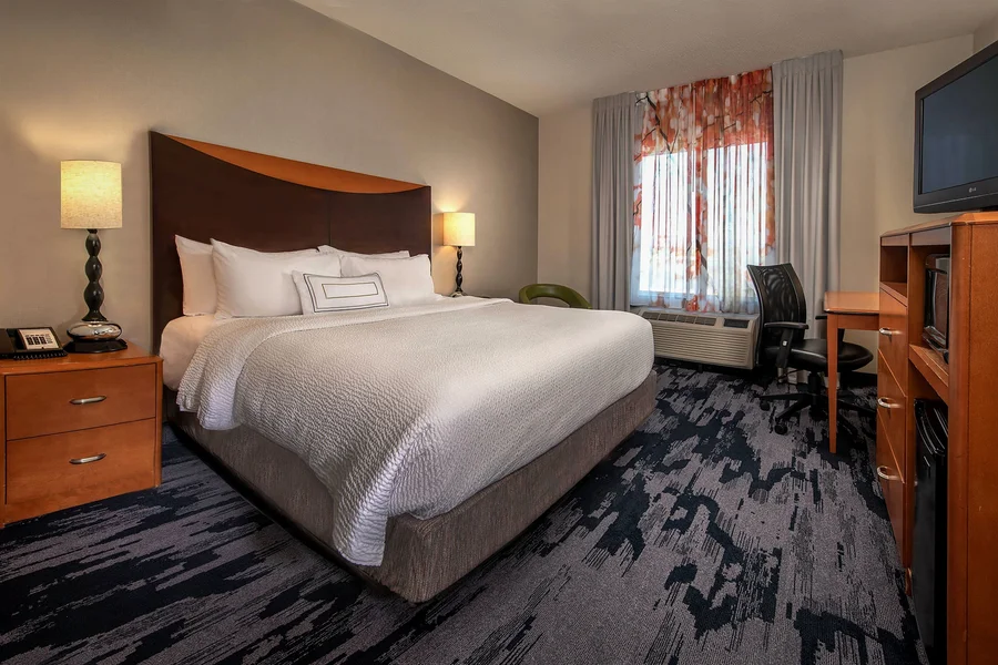 Fairfield Inn & Suites Harrisonburg - Guest Room image