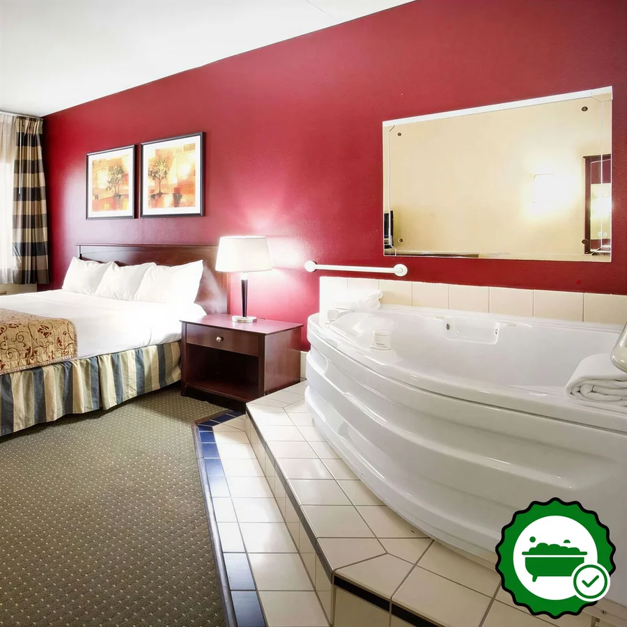 Ramada by Wyndham Bettendorf - Verified Jacuzzi In-Room