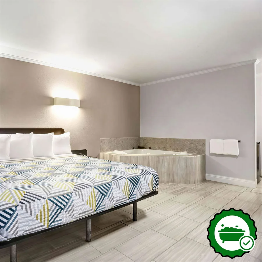 Motel 6 Lodi - Verified Jacuzzi In-Room
