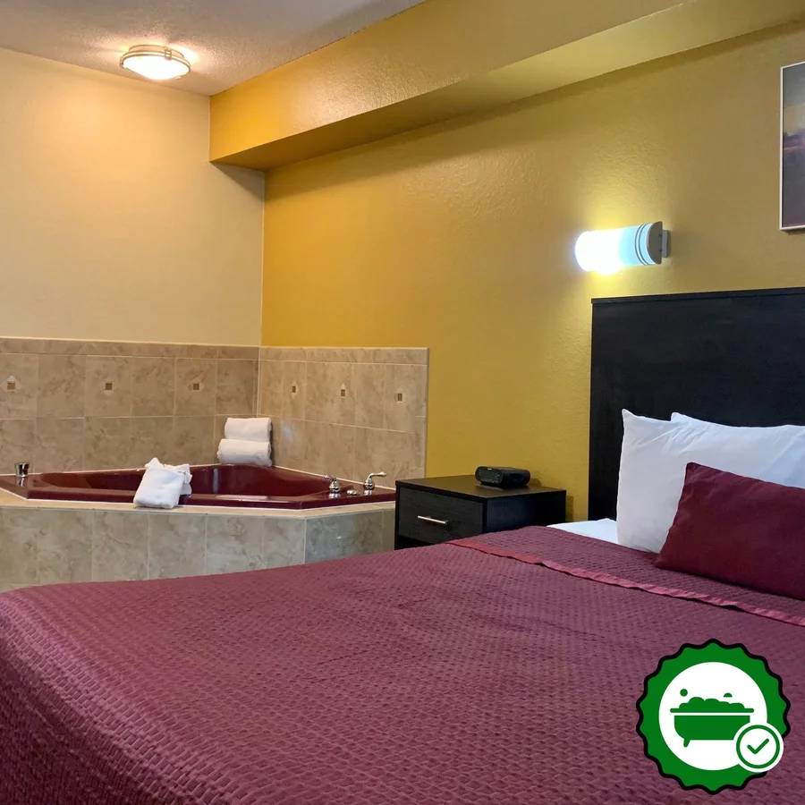 Executive Inn & Suites - Verified Jacuzzi In-Room