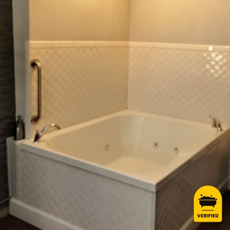 Main Street Inn B&B: the Studio Jacuzzi Standard Room in Sainte Genevieve, MO