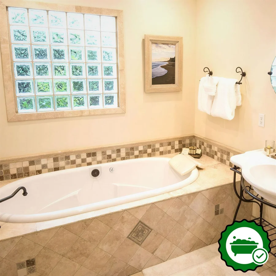 Harbor House Inn - Verified Jacuzzi In-Room
