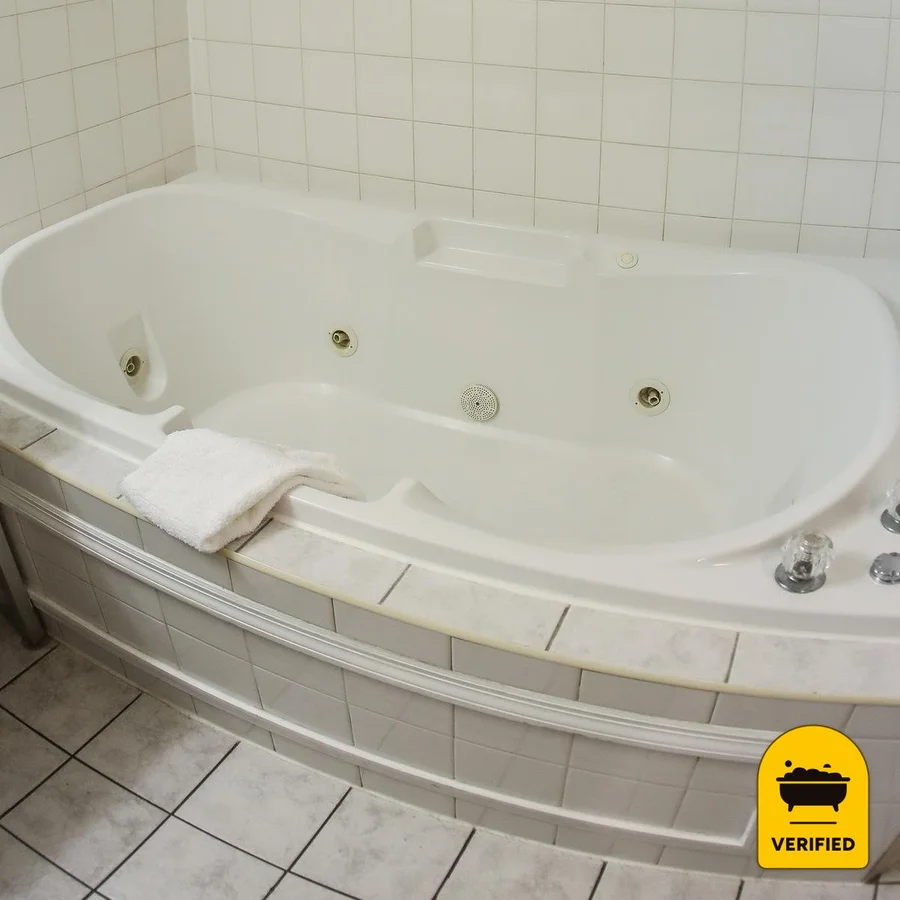 Inn At Arbor Ridge: the Luxury Honey Moon Air-Jet Suite in Hopewell Junction, NY