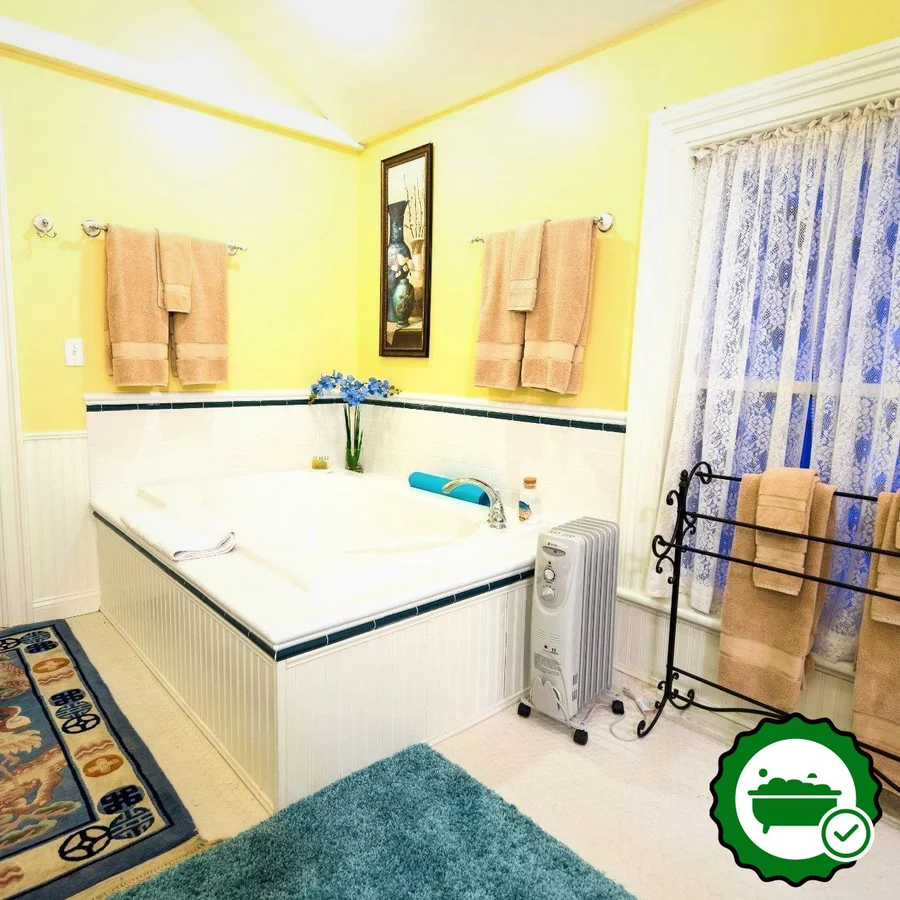 Sutton House Bed & Breakfast - Verified Jacuzzi In-Room