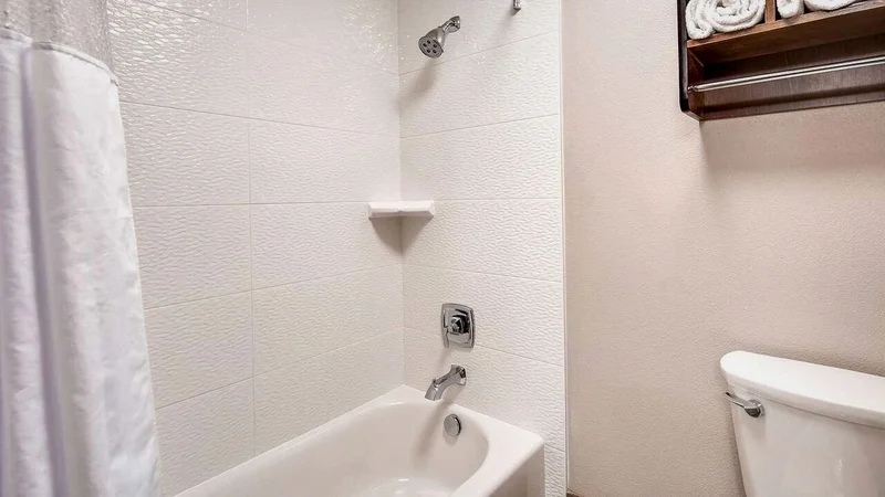 Best Western Plus Spokane North - Featured hot tub