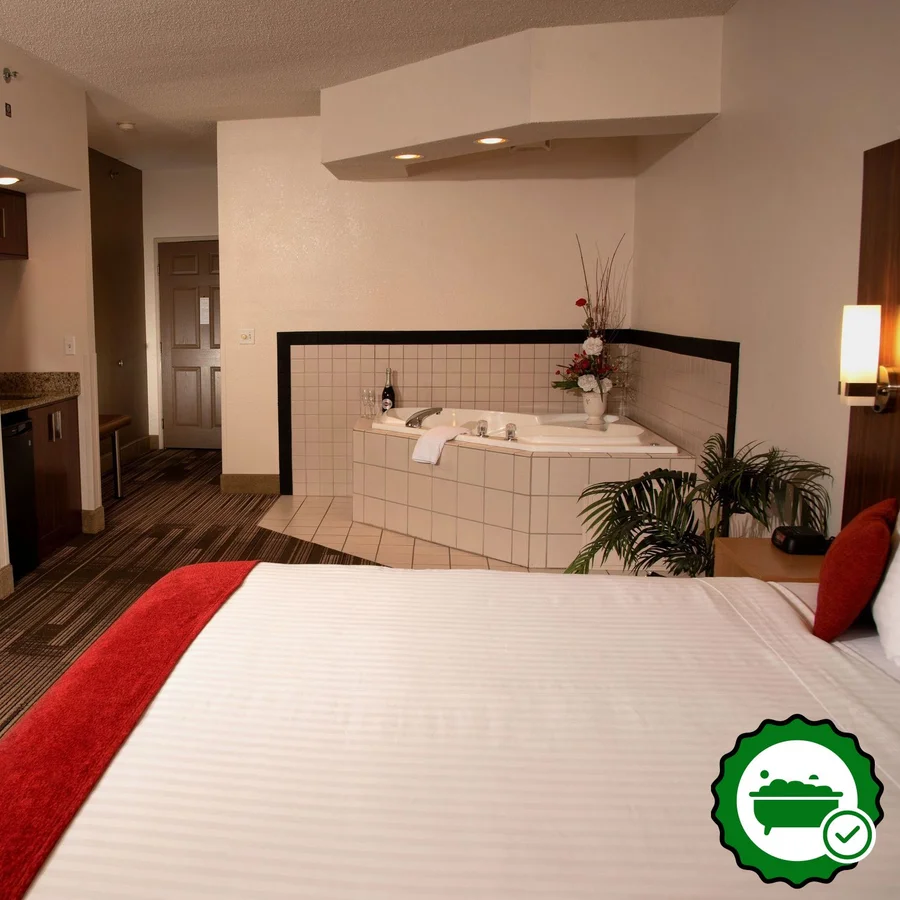 Northfield Inn, Suites & Conference Center - Verified Jacuzzi In-Room