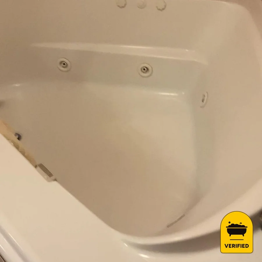 Gateway Inn & Suites: the Colorado Honeymoon Jacuzzi Suite in Salida, CO