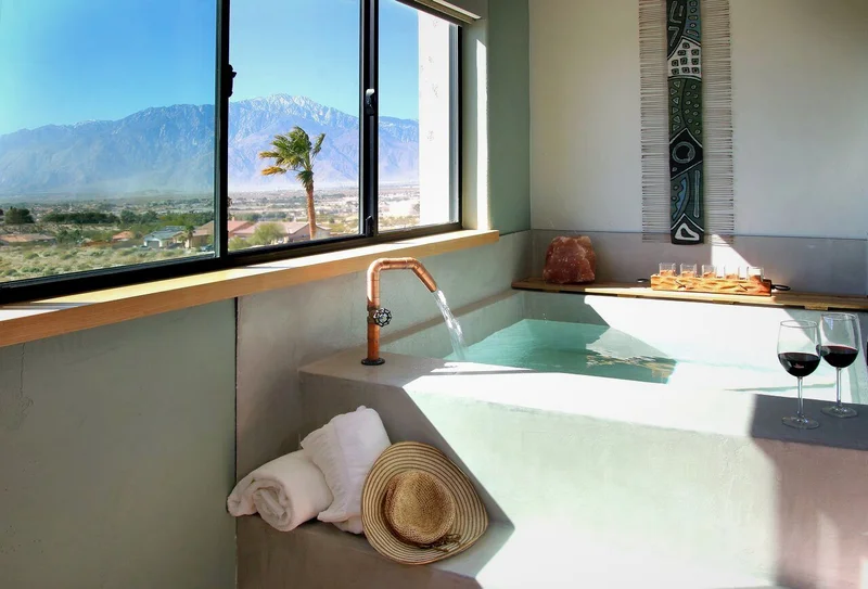 Azure Palm Hot Springs - Featured hot tub