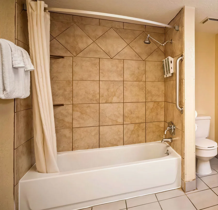 Best Western Center Pointe Inn - Featured hot tub