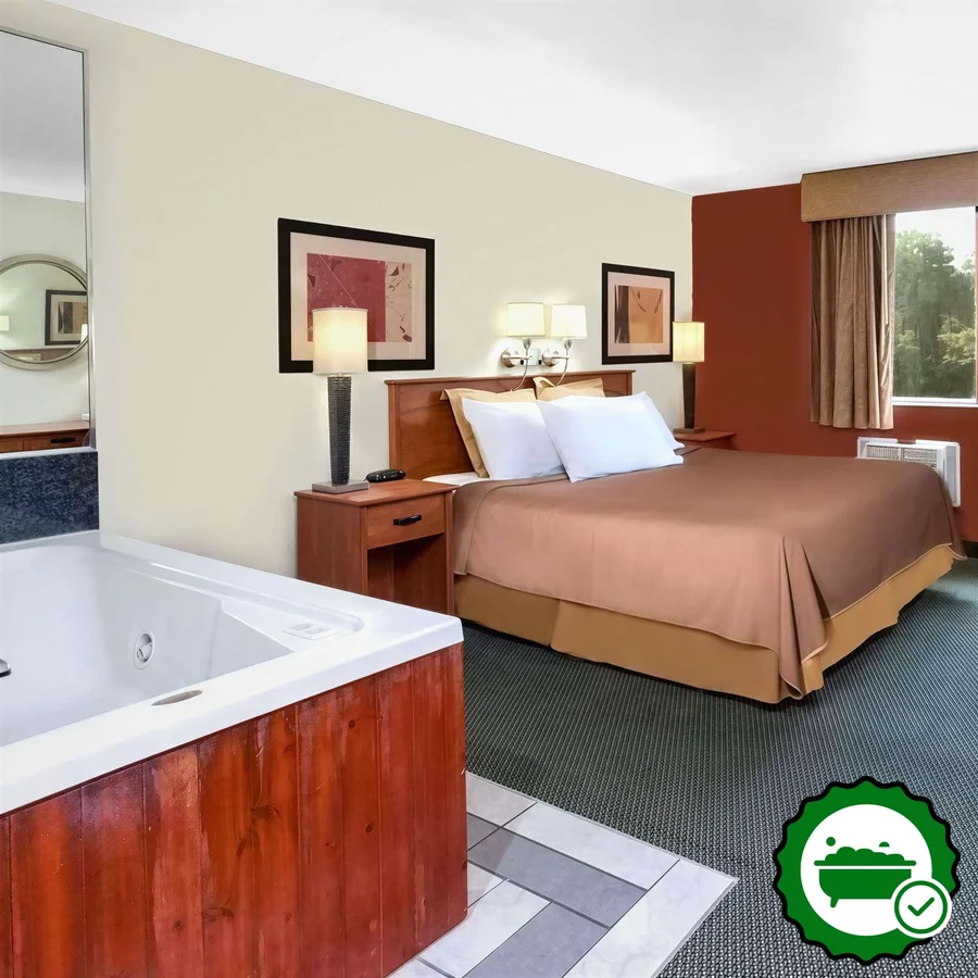 Travelodge by Wyndham Jackson - Verified Jacuzzi In-Room