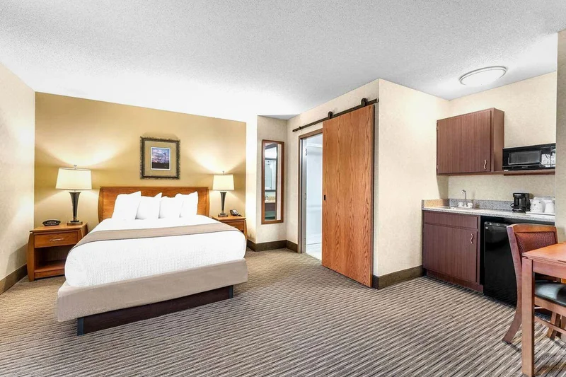 Best Western Vermillion Inn - Guest Room image