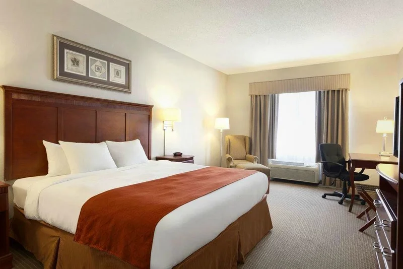 Country Inn & Suites by Radisson, Harrisonburg, VA - Guest Room image