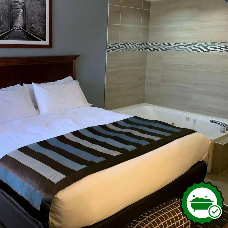 Wingate by Wyndham Brighton - Verified Jacuzzi In-Room