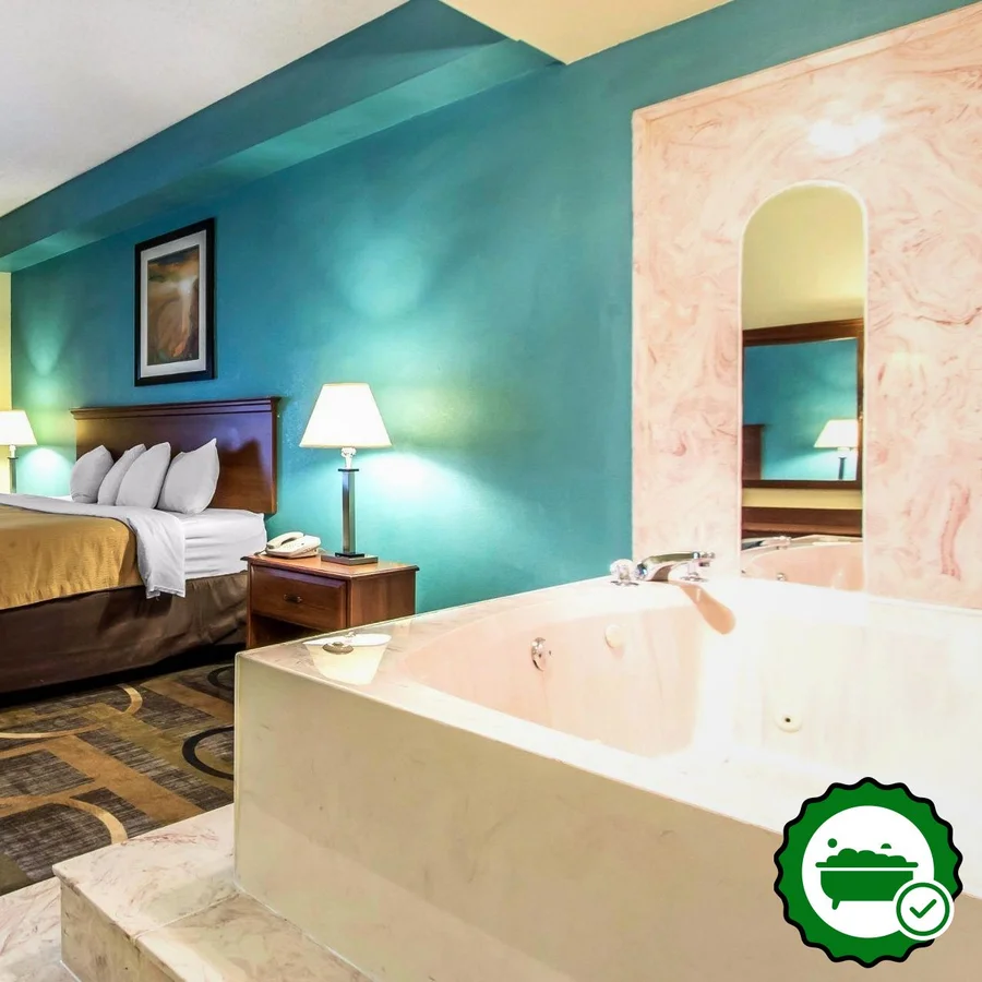 Quality Inn & Suites - Verified Jacuzzi In-Room