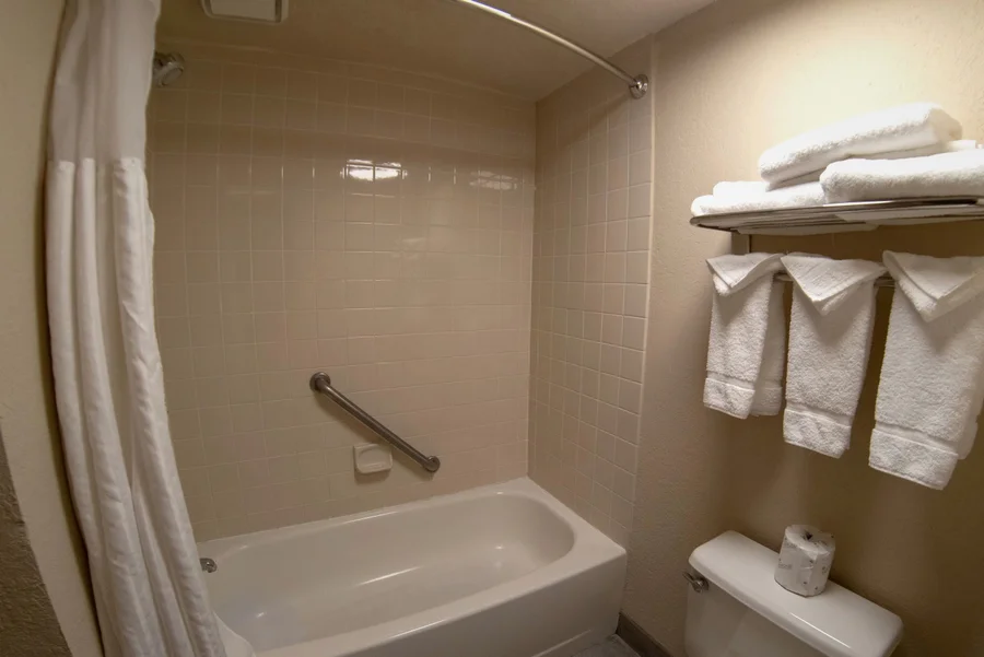 Baymont by Wyndham Shakopee - Featured hot tub