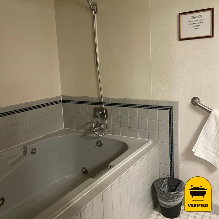 Manresa Castle: the Queen Detached Jacuzzi Standard Room in Port Townsend, WA