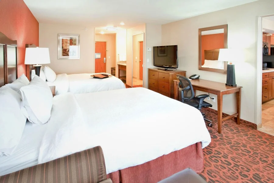 Hampton Inn Idaho Falls/Airport - Guest Room image