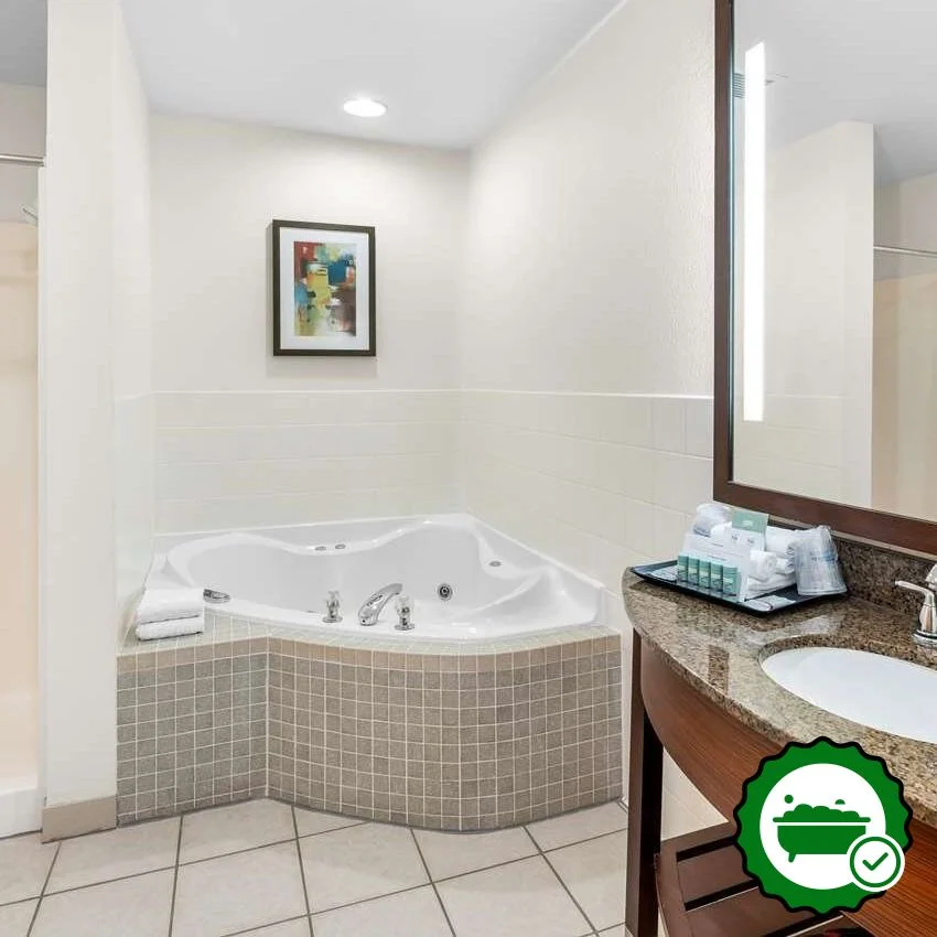 Best Western Rocky Mountain Lodge - Verified Jacuzzi In-Room