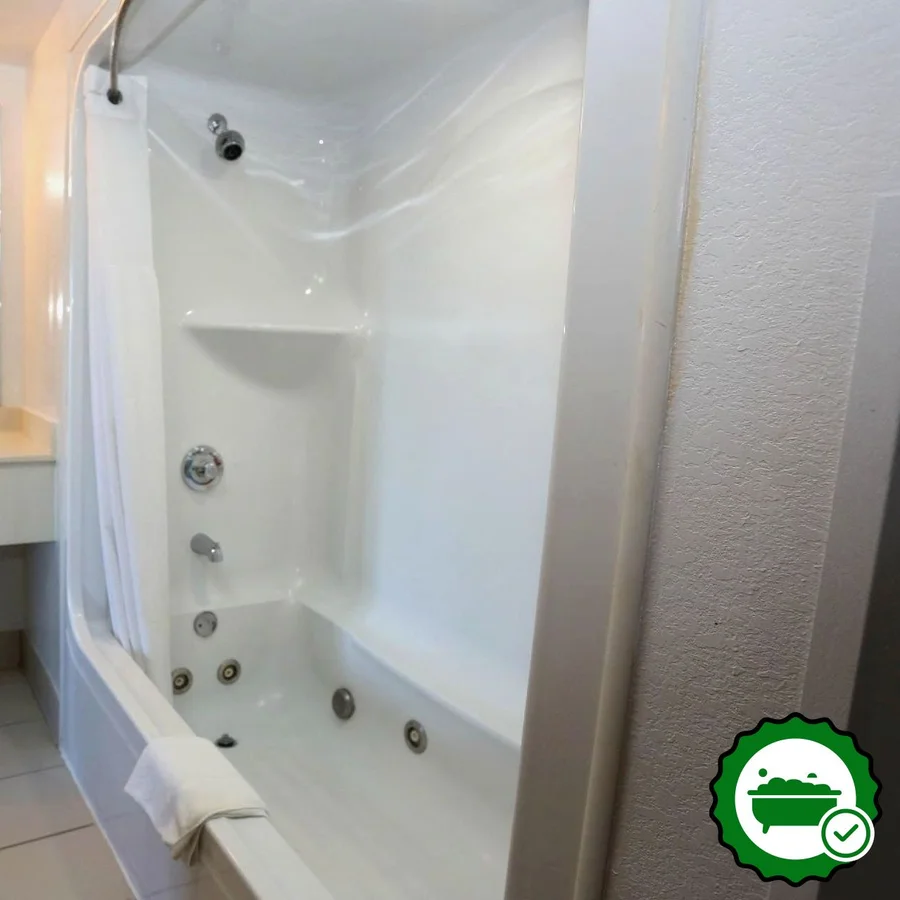 Country Inn & Suites by Radisson, Cookeville, TN - Verified Jacuzzi In-Room