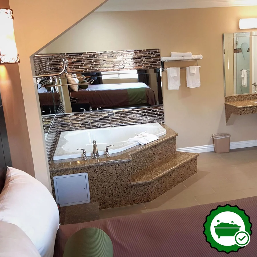 Travelodge Inn & Suites by Wyndham Bell Los Angeles Area - Verified Jacuzzi In-Room
