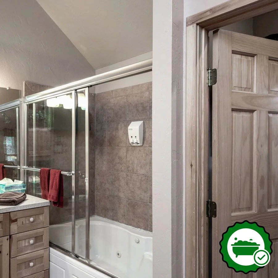 Shadow Mountain Lodge and Cabins - Verified Jacuzzi In-Room