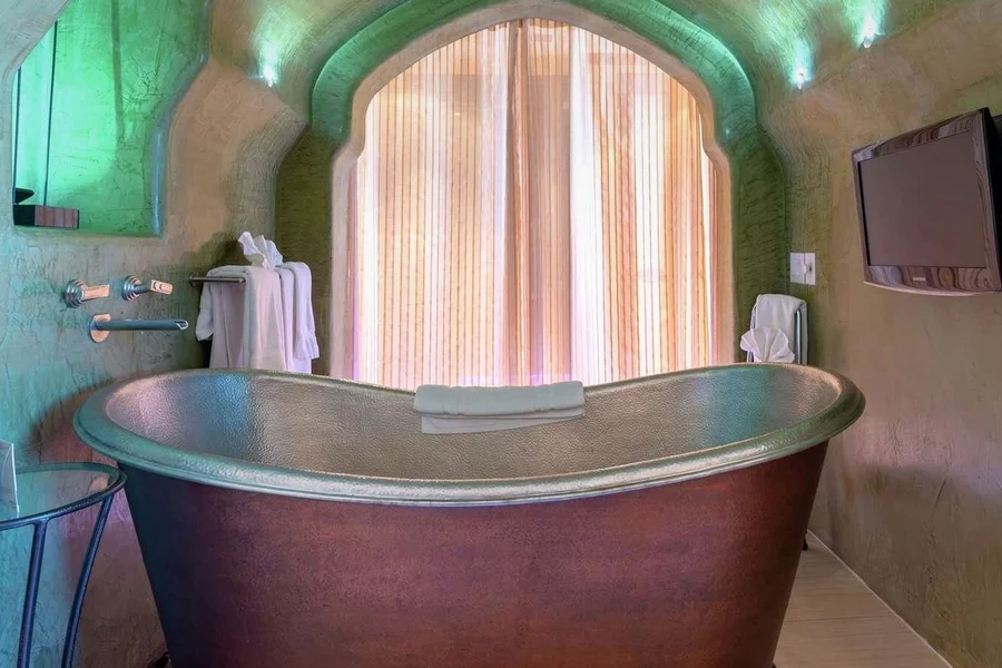 Hotel Andaluz Albuquerque, Curio Collection by Hilton - Featured hot tub