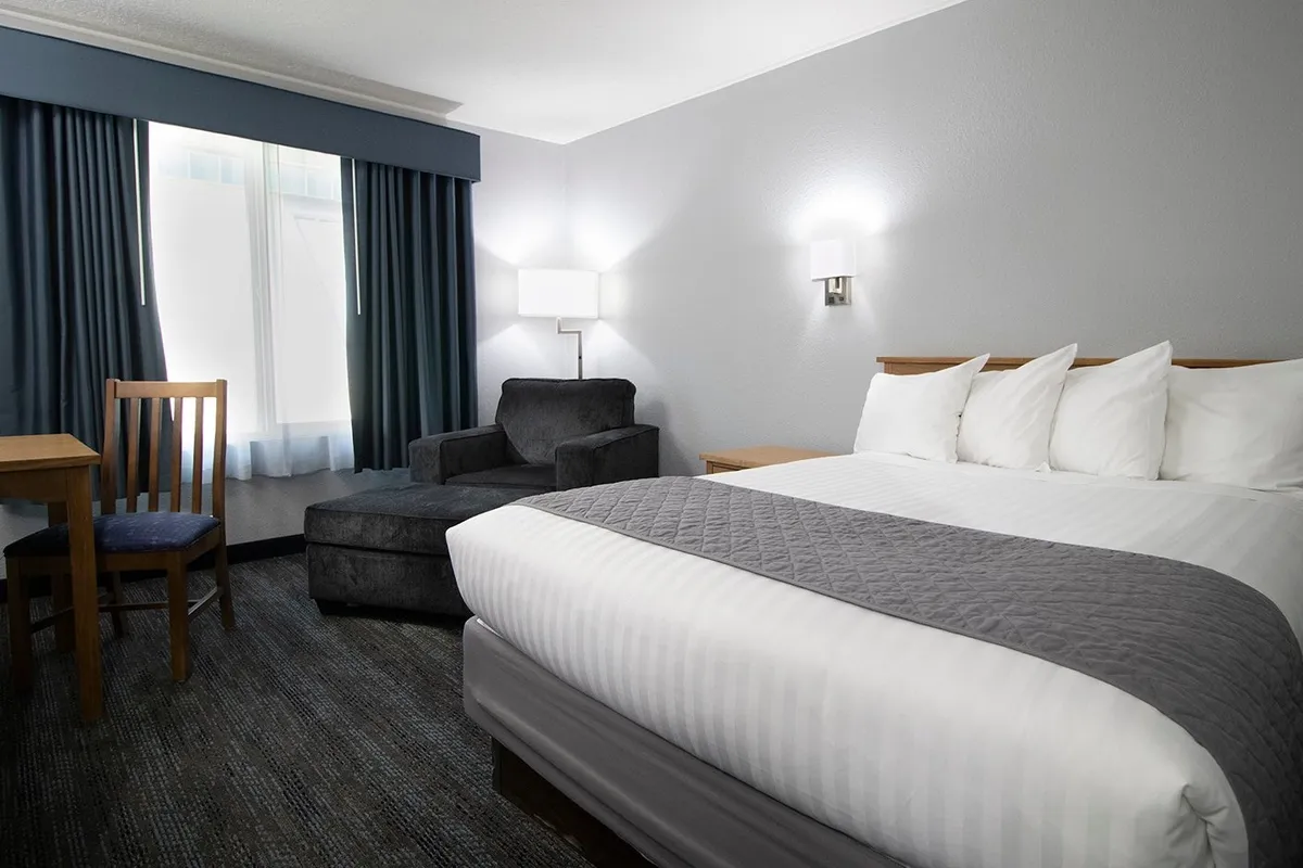 Portlander Inn - Guest Room image