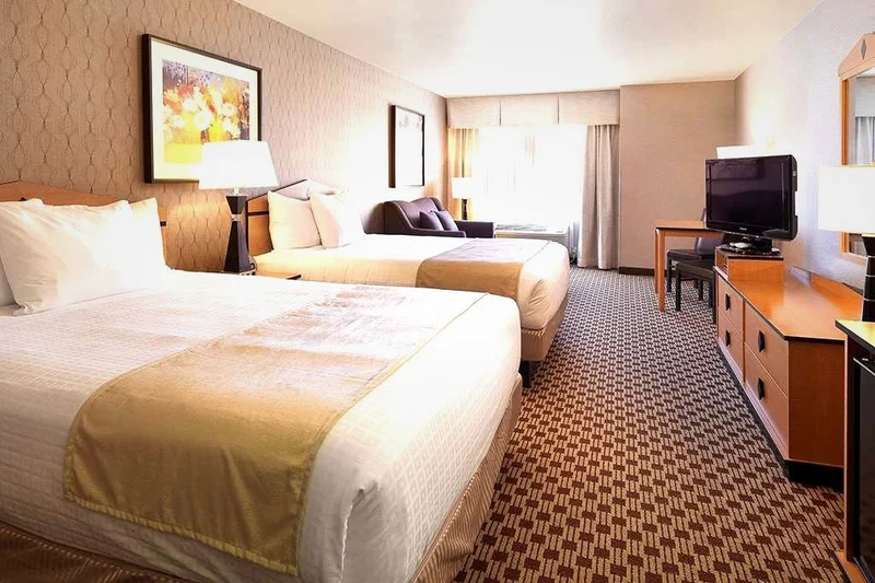 Crystal Inn Hotel & Suites West Valley City - Guest Room image