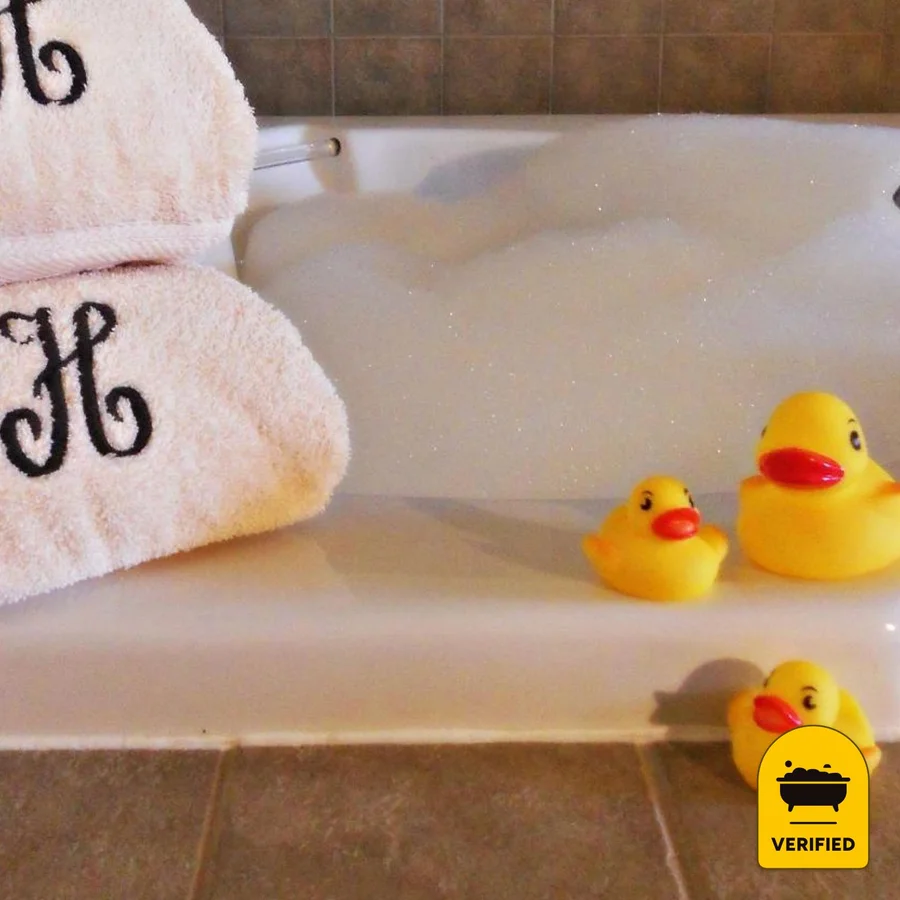 Sandhills Guest House Motel: the Jacuzzi Honeymoon Suite in Atkinson, NE