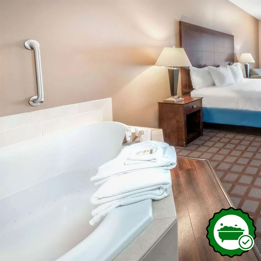 La Quinta Inn & Suites by Wyndham Bozeman - Verified Jacuzzi In-Room