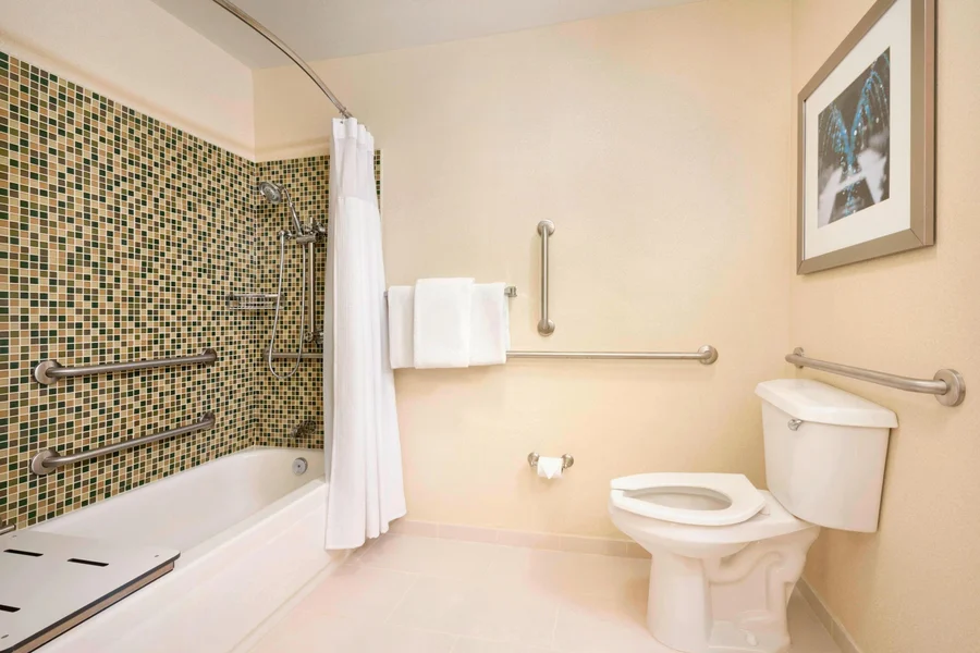 SpringHill Suites by Marriott Mishawaka-University Area - Featured hot tub