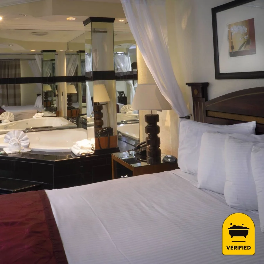 Best Inn and Suites Buena Park: the Romantic Spa Suite in Buena Park, CA