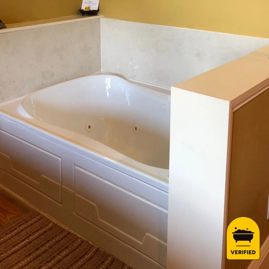 Arcady Vineyard Bed & Breakfast: the Baron's Whirlpool Tub Room in Charlottesville, VA